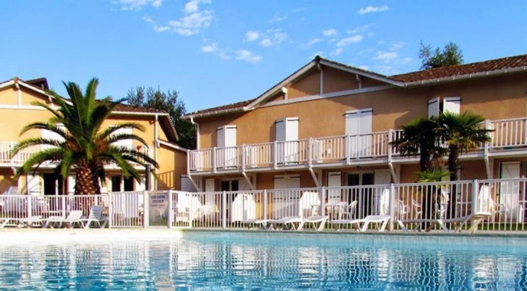 Petit Oasis Avec Piscine Anglet Exterior foto